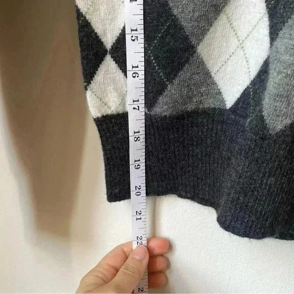 Kenar 100% Merino Wool Argyle V-Neck Sweater, Small (Fits Like XS), Vintage - Picture 7 of 10